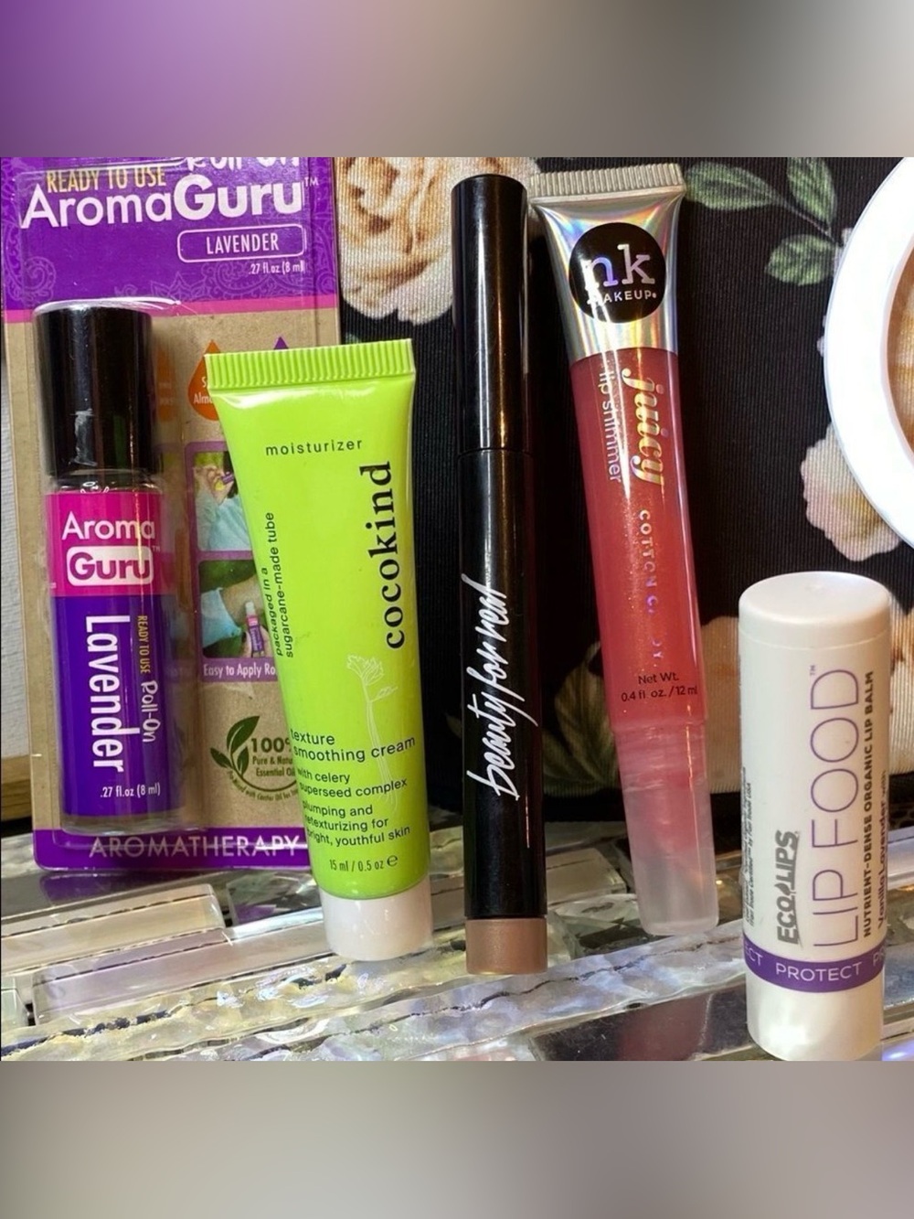Must Haves Bundle
Lavender Relaxer Roll On, Lip Gloss,
Eye Shadow + mere